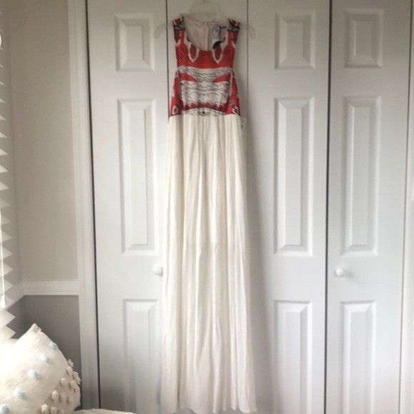 NWT Women's Fashion Week Red Scarf Print Maxi - Picture 3 of 6